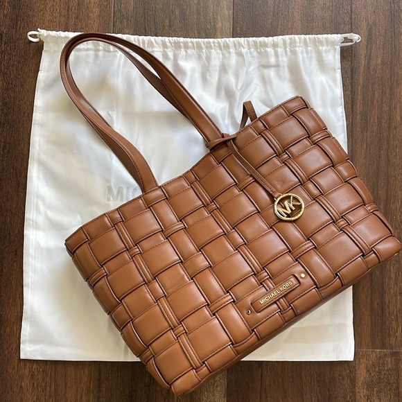 Michael Kors Handbags - Michael Kors Ivy Woven Medium Tote, EUC